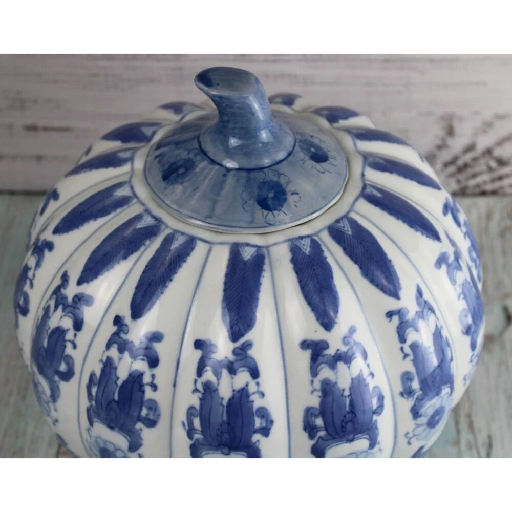 Vintage Chinese Blue White Porcelain Pumpkin Form Lidded Ginger Jar 10.5